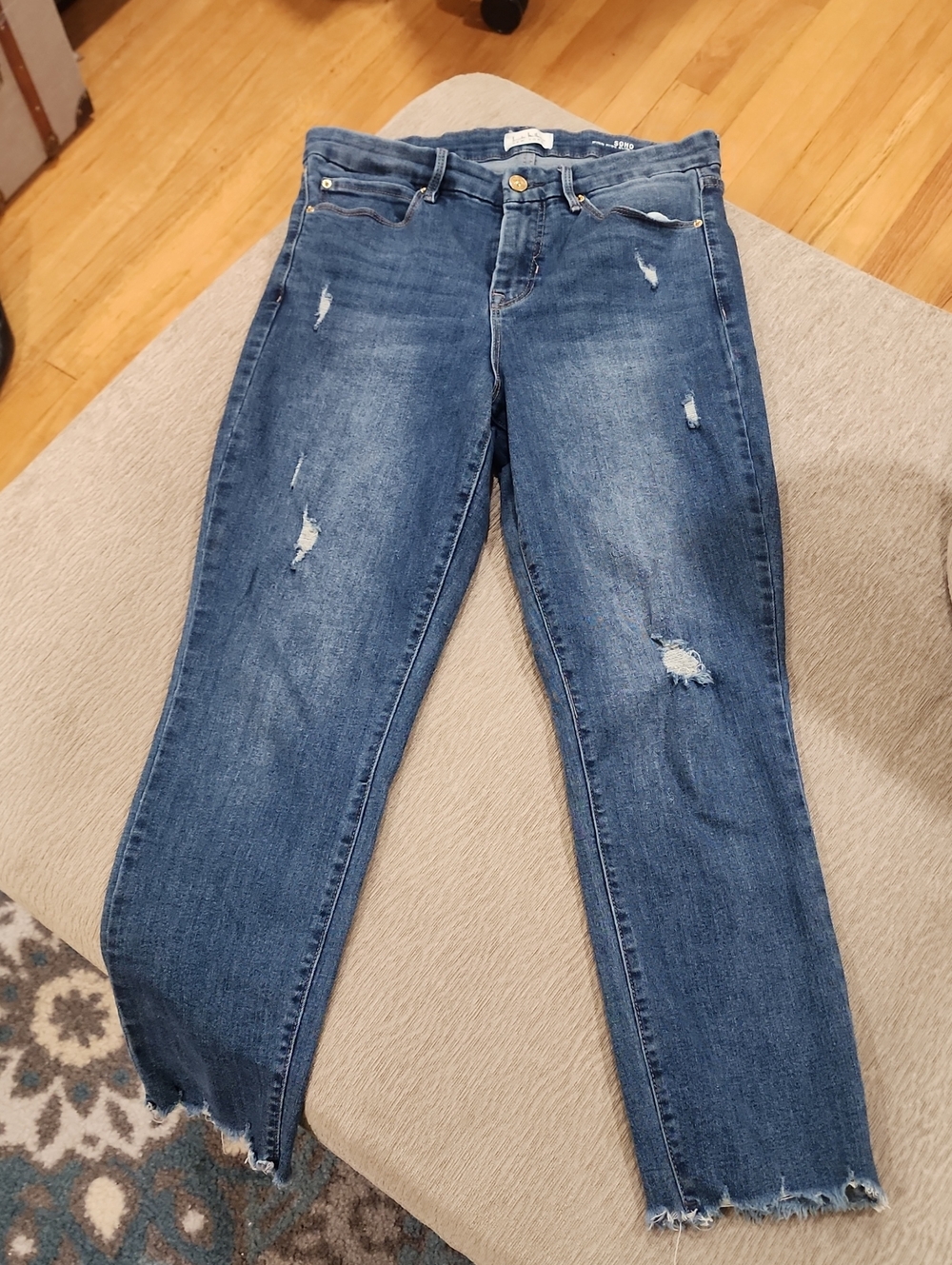 Nicole Miller Washed Blue Distressed Cropped Jeans Size 8